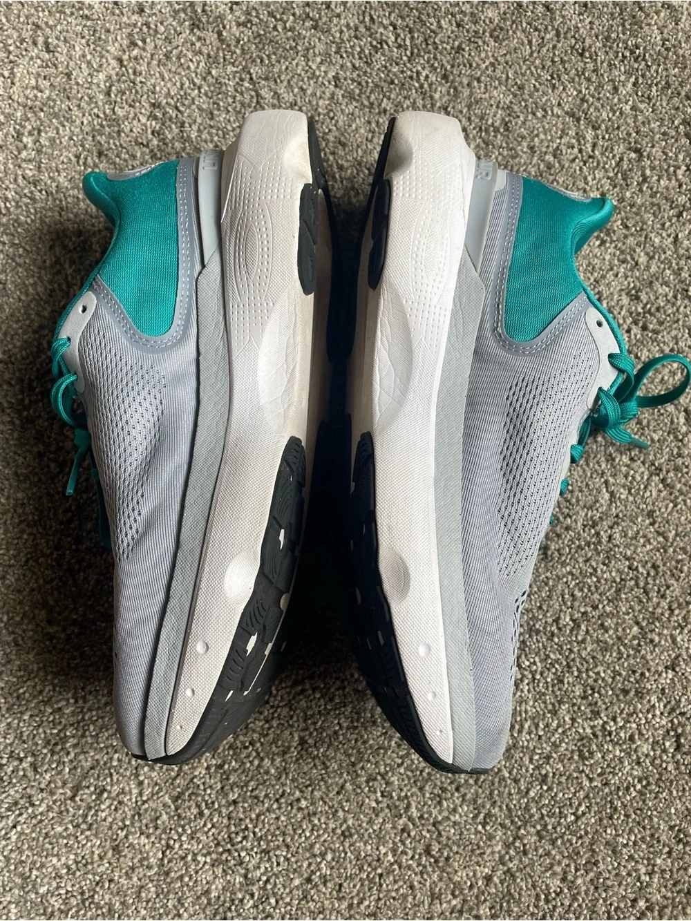 Under Armour Women’s Teal and Light Gray Infinite Pro 2 Running Shoes Size 10